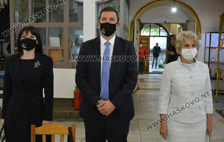 В Хасково отслужиха литургия за Рождество на Пресвета Богородица 