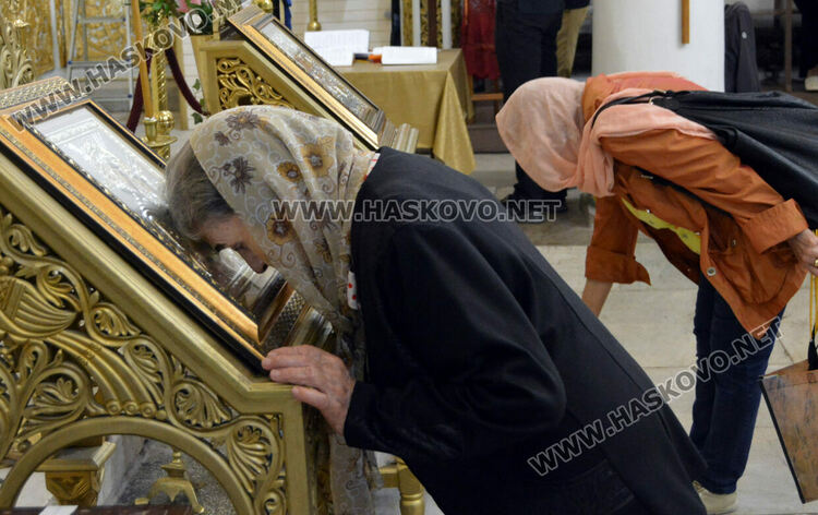В Хасково отслужиха литургия за Рождество на Пресвета Богородица 