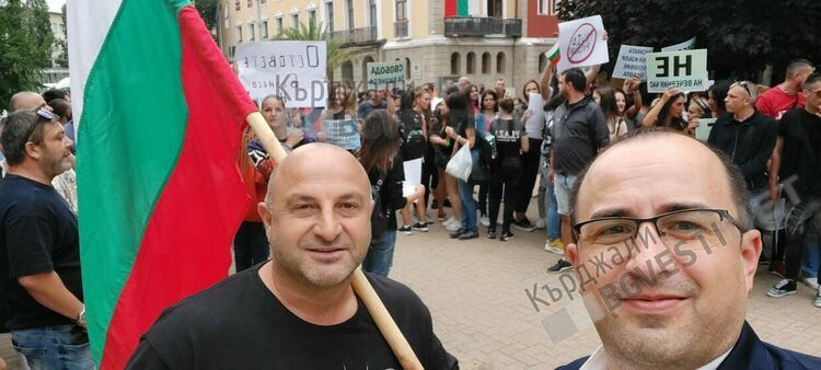 Ресторантьори от Кърджали протестираха в Хасково в подкрепа на своите колеги