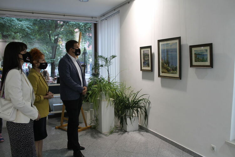 „Спомен за Атанас Шаренков“ подреди галерия „Форум“