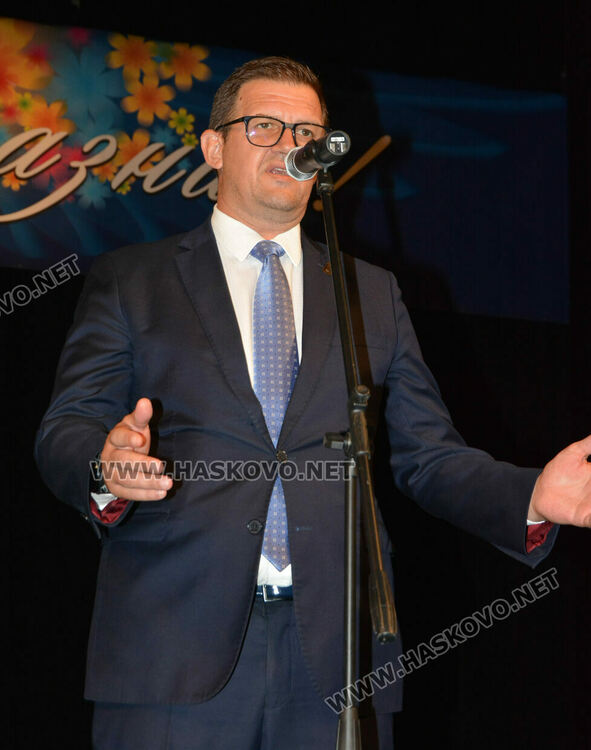 Отличиха почетните граждани на Хасково - Тереза Андонова, Ваня Дерменджиева и Борис Младенов