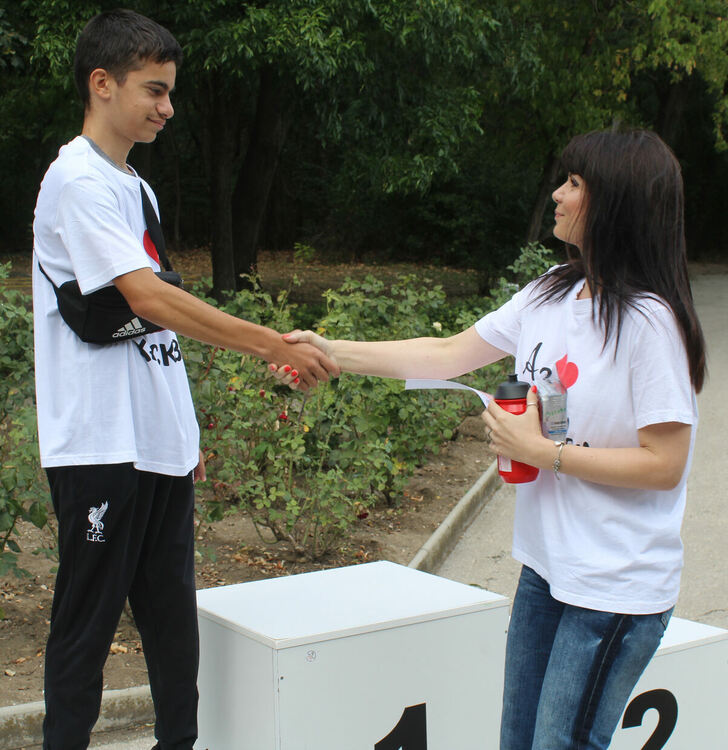 Младежи се включиха в състезание по приложно колоездене