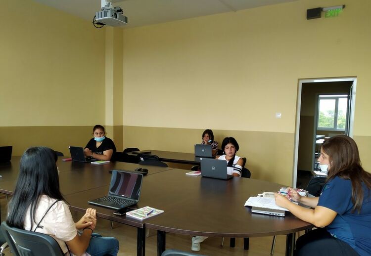 В Професионалната гимназия се подготвят за училище в електронна среда