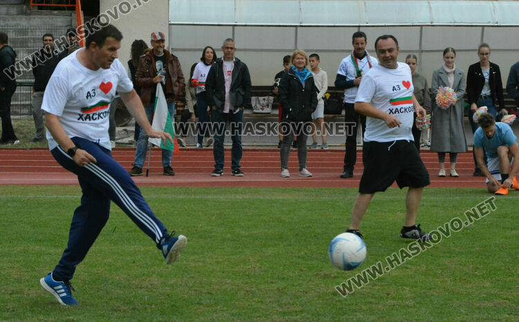Общинари, футболни ветерани на Хасково и тим от Веспрем премериха сили в мини турнир