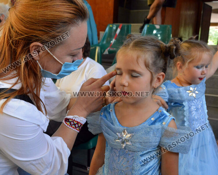 Грации от 14 клуба стартираха в Третия турнир по художествена гимнастика “Кралица на Аида“