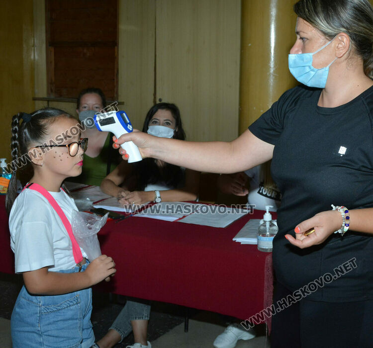 Грации от 14 клуба стартираха в Третия турнир по художествена гимнастика “Кралица на Аида“