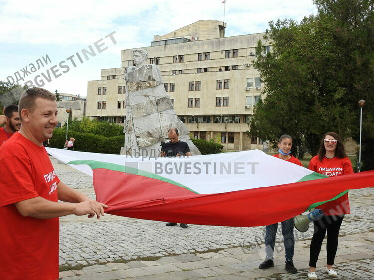 Туристическият бранш в Кърджали се вдигна на протест, подкрепя блокада на страната на 28 септември