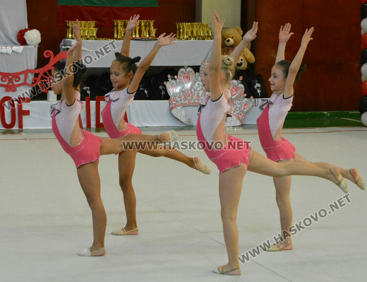Грации от 14 клуба стартираха в Третия турнир по художествена гимнастика “Кралица на Аида“