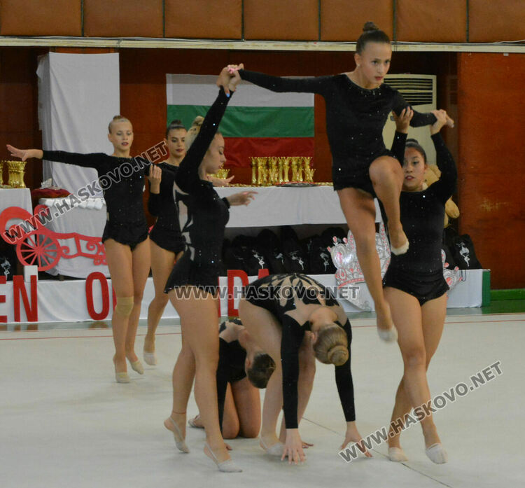 Грации от 14 клуба стартираха в Третия турнир по художествена гимнастика “Кралица на Аида“