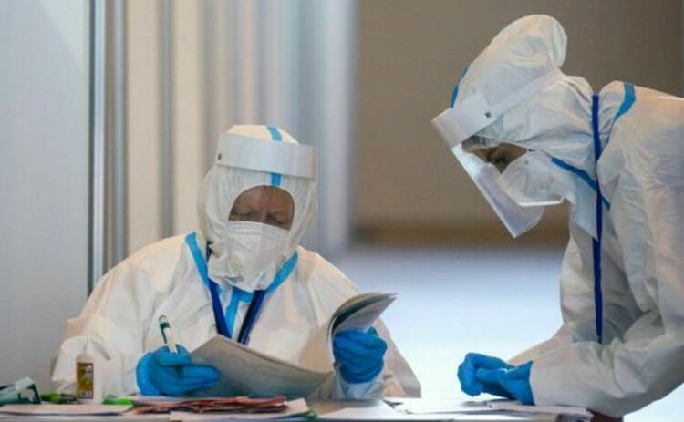 Още няколко седмици COVID болните ще се лекуват кой както може