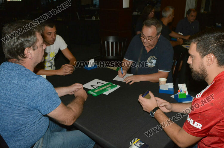 Бриджори от цялата страна стартираха в 41-я Национален турнир в памет на Илия Делев и за „Купа Хасково“