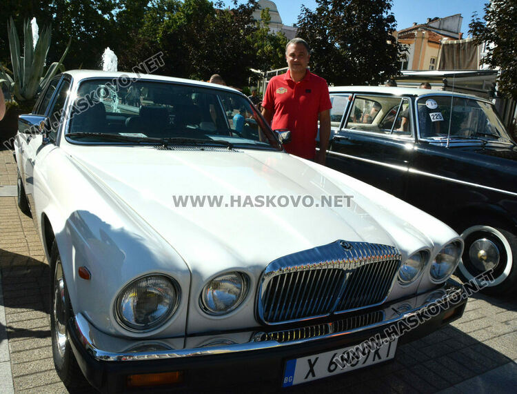 Ягуар от 1979 г. на Емо от Ретро клуб “Тракия“-Хасково