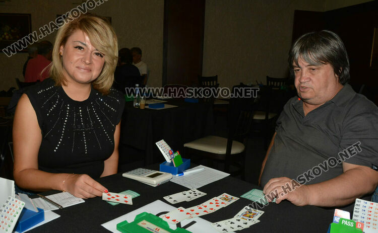 Бриджори от цялата страна стартираха в 41-я Национален турнир в памет на Илия Делев и за „Купа Хасково“