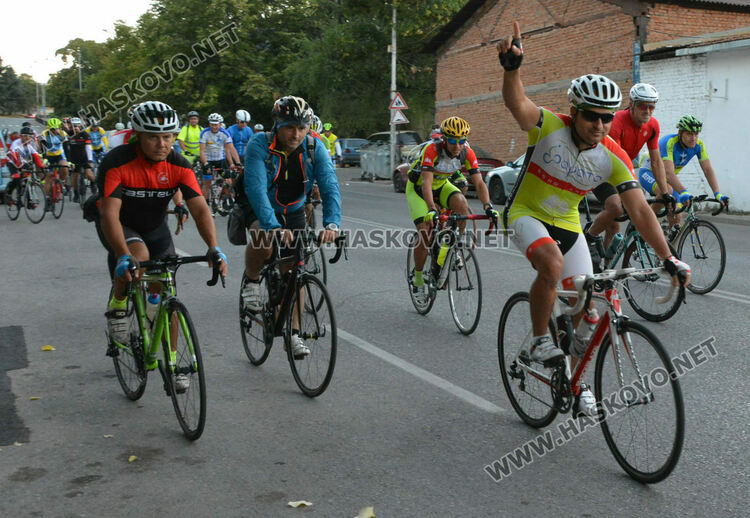 Юбилейни медали за най-добрите коломаратонци в бревет „Източни Родопи”
