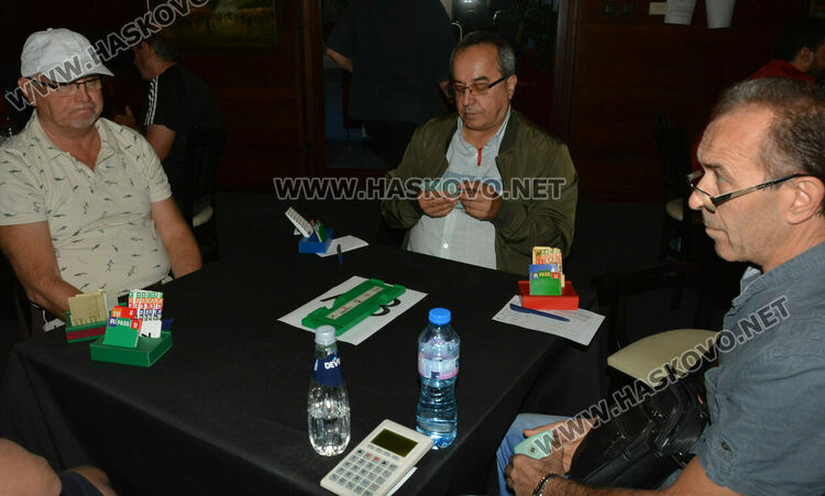 Бриджори от цялата страна стартираха в 41-я Национален турнир в памет на Илия Делев и за „Купа Хасково“