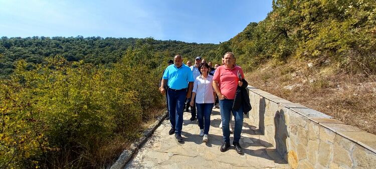 Борисов изкачи Перперикон, води го проф.Овчаров, приветстваха го младежите на ГЕРБ