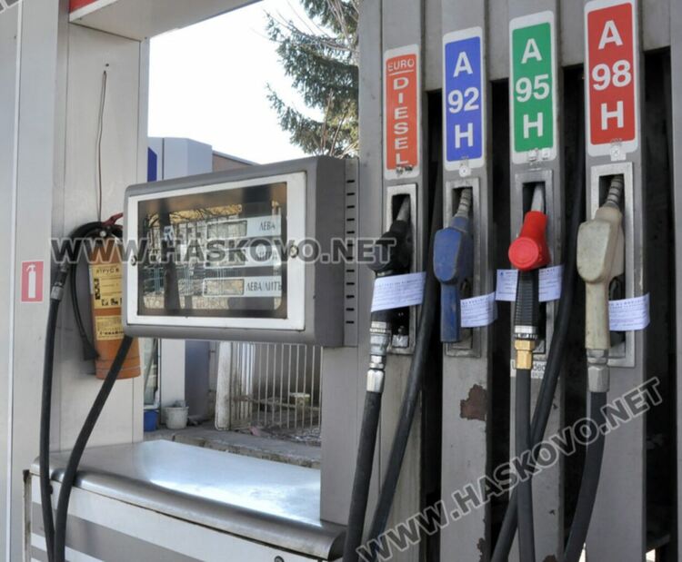 НАП погна търговците на горива, пломбираха над 500 рискови цистерни