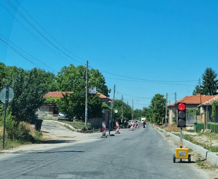 Временно затварят за движение пътя Асеновград - Червен 
