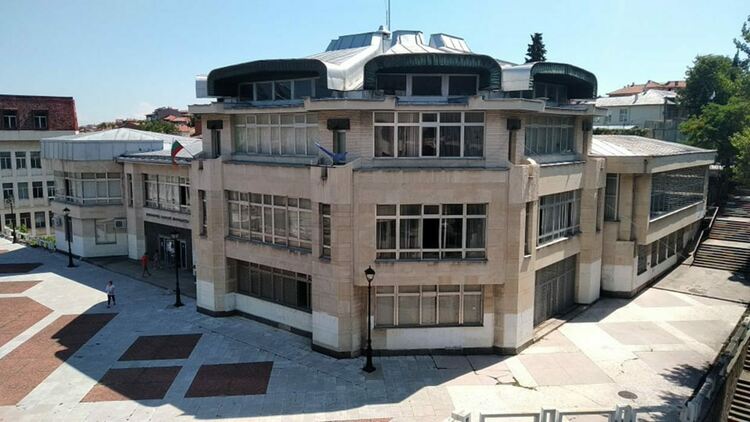 Градската библиотека в Асеновград с възможност за безплатно електронно преброяване 