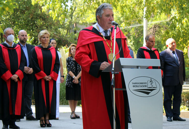 доц. д-р Добри Ярков