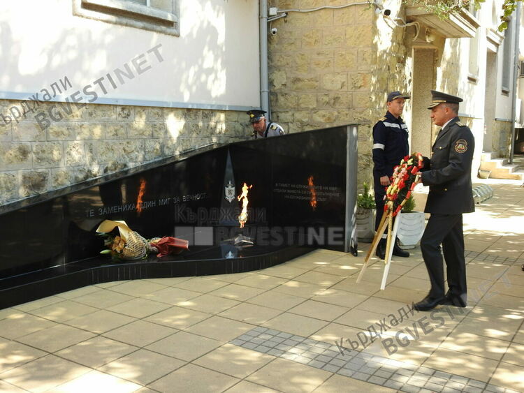Почетохме в Кърджали паметта на загиналите огнеборци 