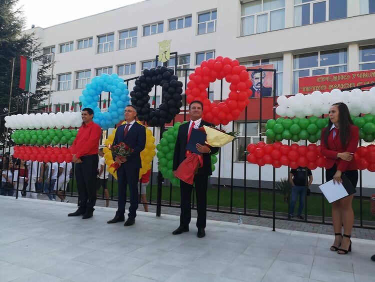 Д-р инж.Хасан Азис откри учебната година в СУ“П.Р.Славейков“