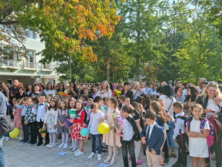 Кметът д-р Христо Грудев откри учебната година в Асеновград 