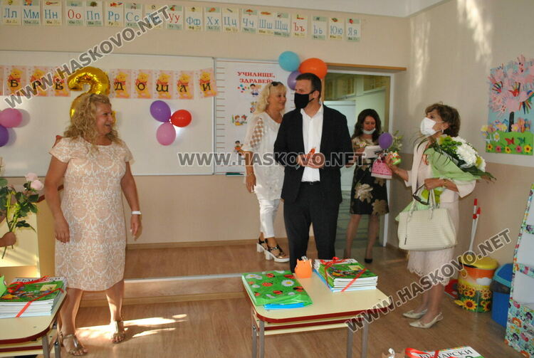 96 първокласници прекрачиха прага на хасковското СУ „Васил Левски“