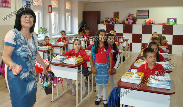 96 първокласници прекрачиха прага на хасковското СУ „Васил Левски“