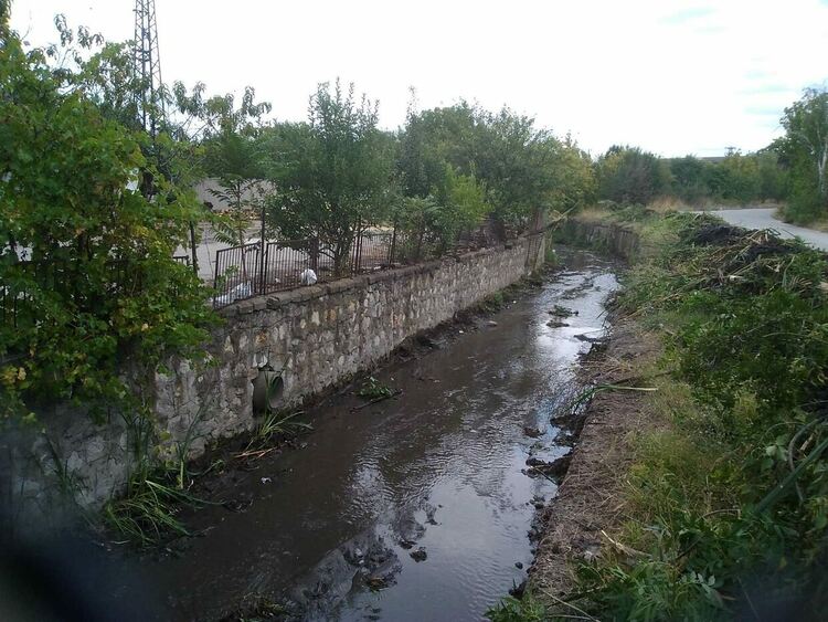Почистват речните корита в Хасково преди обилните валежи