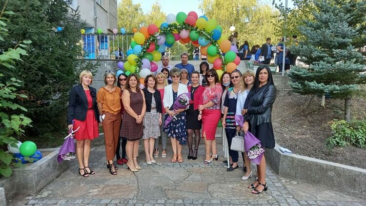 Професионалната гимназия по туризъм:Школският звънец отново ни прикани