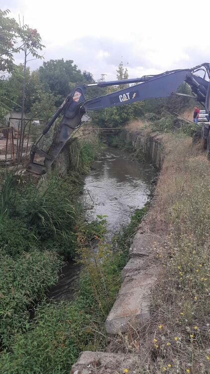 Почистват речните корита в Хасково преди обилните валежи