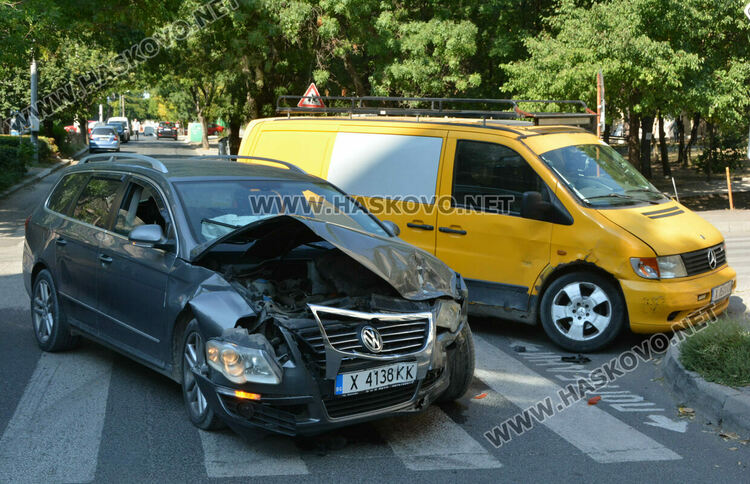 Две катастрофи сутринта след незачитане на знак “Стоп“