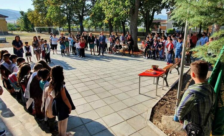  Кметът Николай Митков в първия учебен ден: Община Първомай е Ваш партньор