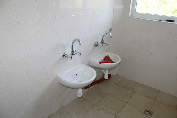 Ремонтираха 3 детски градини и училище в община Хасково 