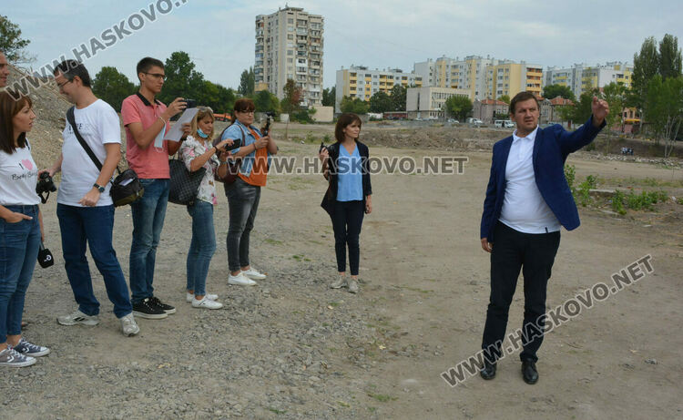 Изграждането на парка над ДНА напредва, предвиждат паркинг със 100 места