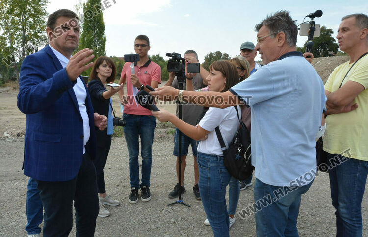 Изграждането на парка над ДНА напредва, предвиждат паркинг със 100 места