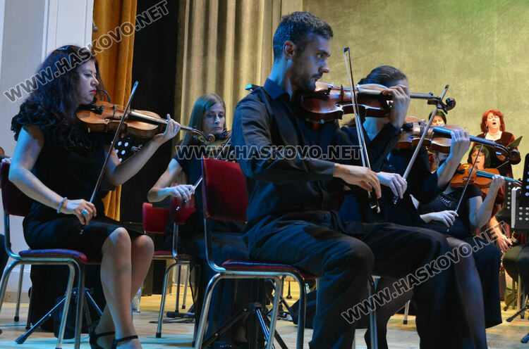 Хор „Родна песен“ прави дубъл със Симфониета-Враца, но като гостуващ състав