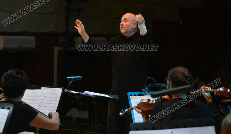 Хор „Родна песен“ прави дубъл със Симфониета-Враца, но като гостуващ състав