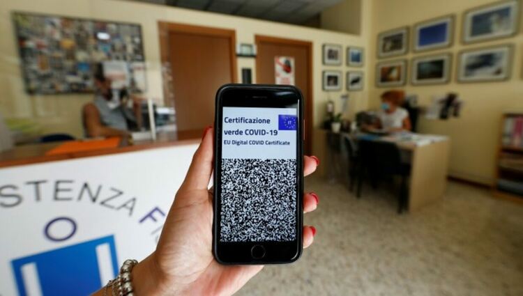 В Италия здравният сертификат става задължителен за всички работещи