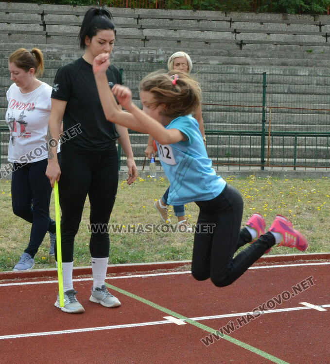 Над 120 деца се включиха в турнир по лека атлетика в Хасково