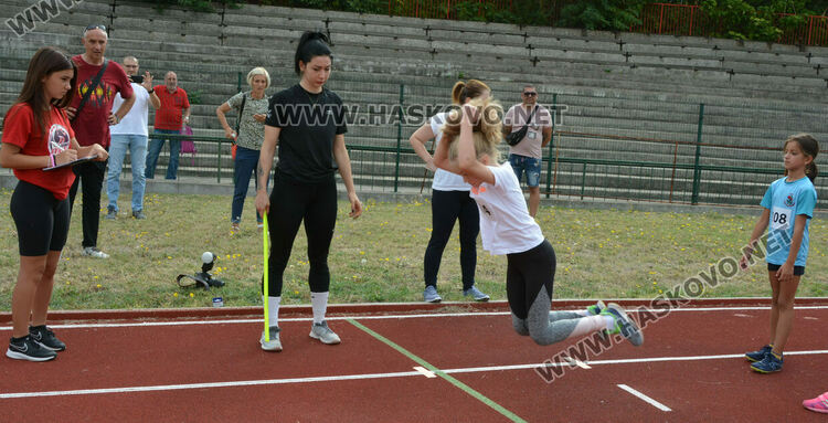 Над 120 деца се включиха в турнир по лека атлетика в Хасково