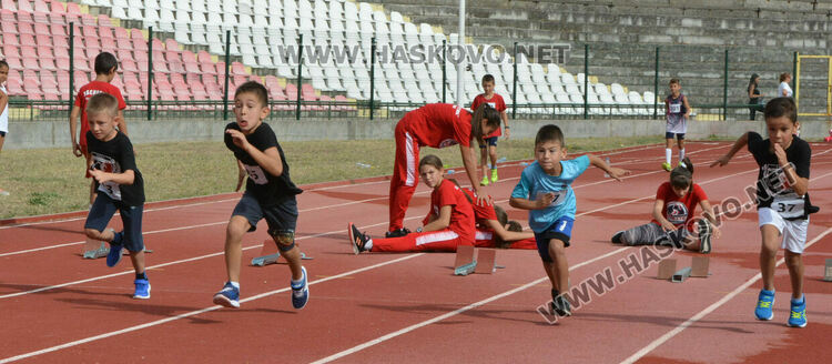 Над 120 деца се включиха в турнир по лека атлетика в Хасково