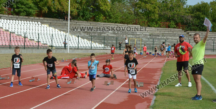 Над 120 деца се включиха в турнир по лека атлетика в Хасково