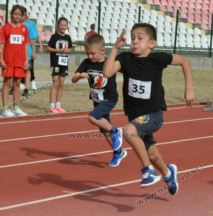 Над 120 деца се включиха в турнир по лека атлетика в Хасково