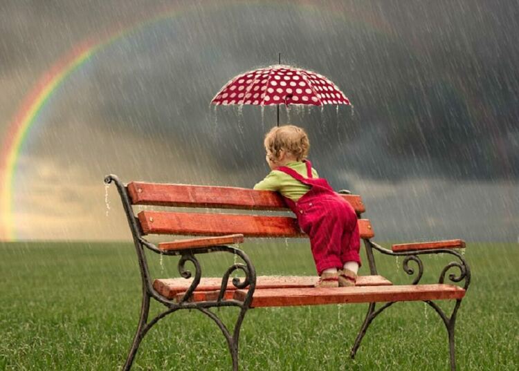 Слънце, облаци и дъжд с гръмотевици в неделя 