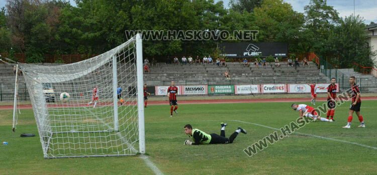 “Саяна Хасково” разби "Карнобат" след хеттрик