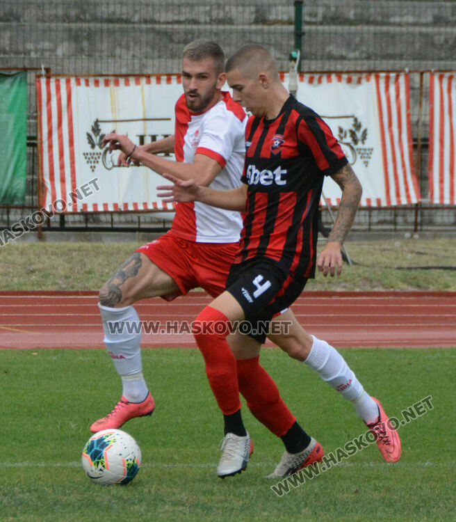 “Саяна Хасково” разби "Карнобат" след хеттрик