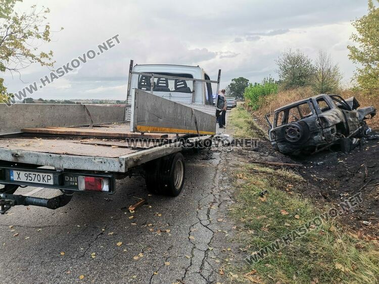 Джип пламна и изгоря след челен удар в камион
