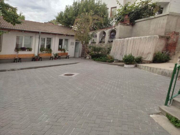 НЧ "Свети преп. П. Хилендарски" с изцяло обновен двор (снимки)